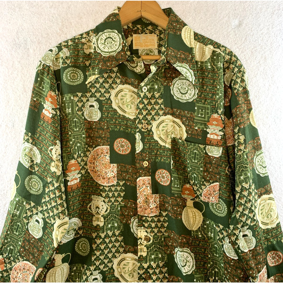 Vintage 70s Sears Mens Shirt Sz‎ M Tiki Print Art Deco Daggar Grunge Rockabilly - Picture 2 of 13